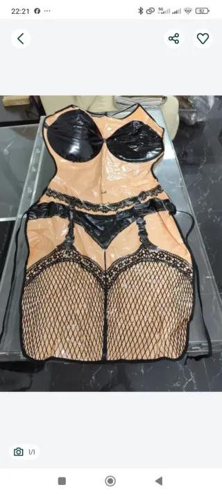 Avental em  PVC com estampa de mulher em lingerie