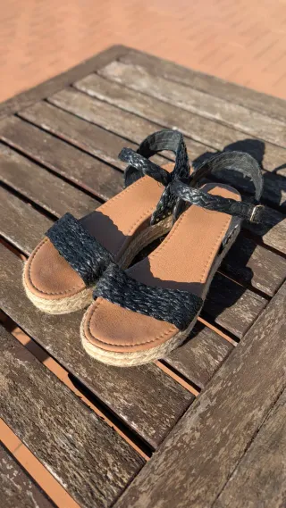 Sandalias negras