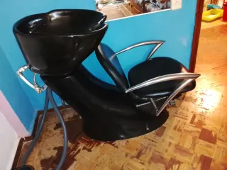 Vendo lavacabezas,como veis pierde agua por abajo