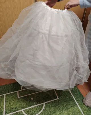 Cancán niña fallera blanco. Largo 70 cm.