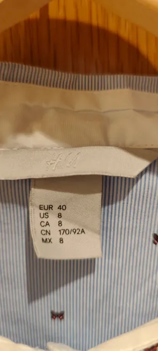 Blusa H&M azul con puntos