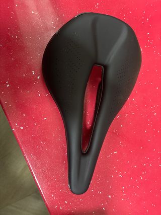 Sillín de carbono 137gramos