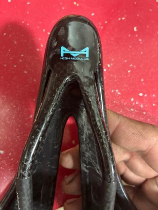 Sillín de carbono 137gramos