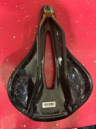 Sillín de carbono 137gramos