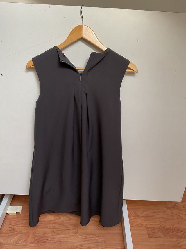 Vestido gris Uniqlo sin mangas