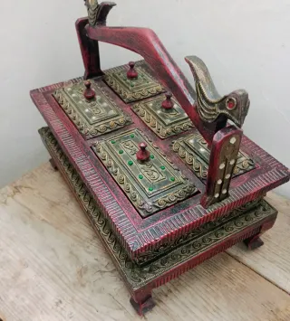 Antico porta spezie asiatico