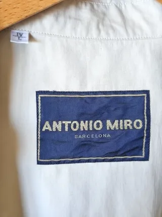 Gabardina hombre Antonio Miró Beige.