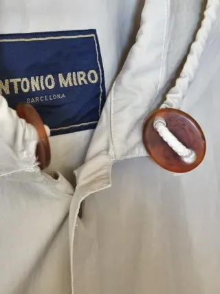 Gabardina hombre Antonio Miró Beige.