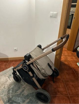 Carrinho Chicco + Babycoque e Base