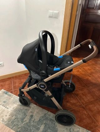 Carrinho Chicco + Babycoque e Base