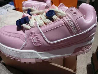 Louis Vuitton Bambas Rosa y Blanco