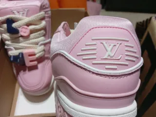Louis Vuitton Bambas Rosa y Blanco