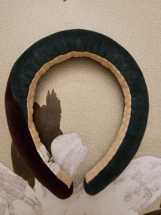 Diadema y pendientes verde