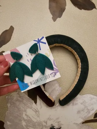 Diadema y pendientes verde