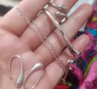 Conjunto de acero gota de agua