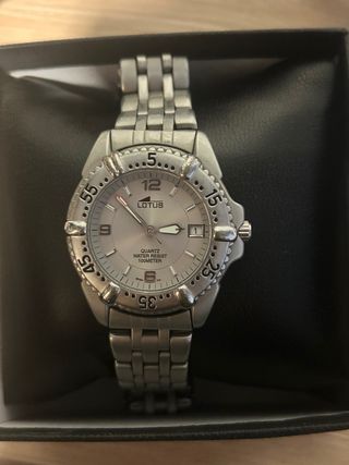Reloj Lotus Plata y Blanco
