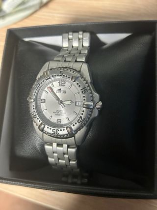 Reloj Lotus Plata y Blanco