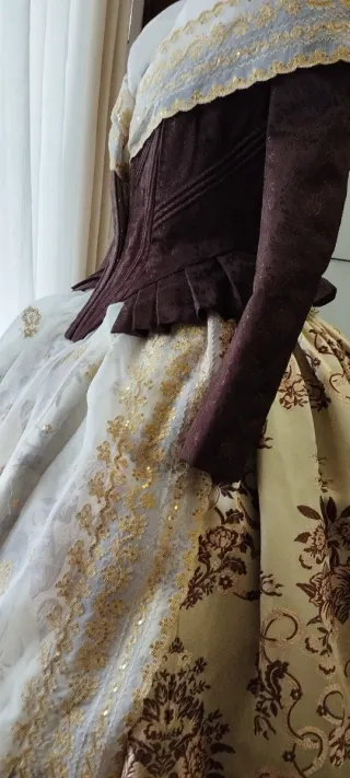 Traje de Fallera nuevo, Sin manteletas