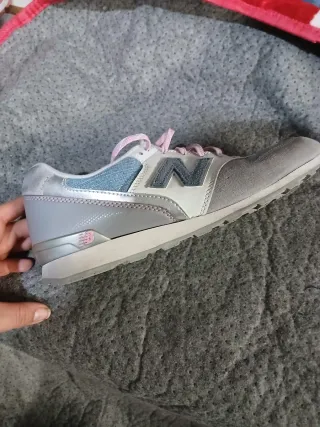 Zapatillas New Balance Gris y Rosa