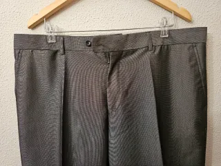 Pantalón de vestir gris elegante hombre