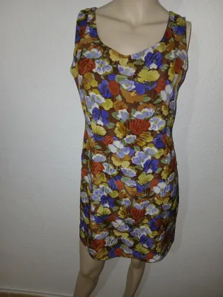 Vestido floral marrón y multicolor