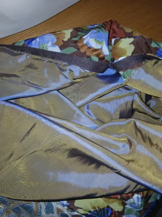 Vestido floral marrón y multicolor