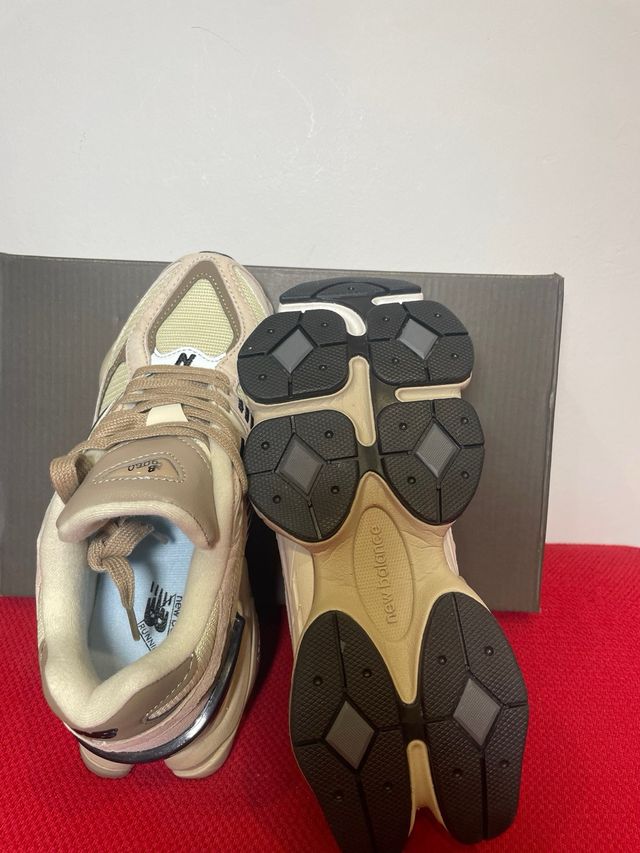 New Balance 9060 Beige/Marrone