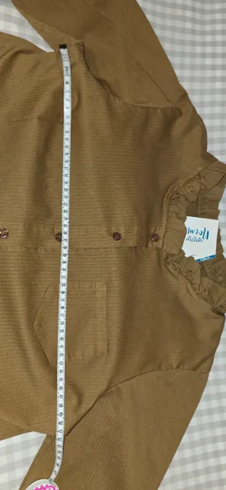 Camisa camel cuello y puños de tablitas