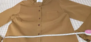 Camisa camel cuello y puños de tablitas