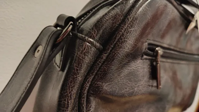 Bolso bandolera negro cuero sintético