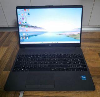 Ordenador portátil HP i3 DOCEAVA GENERACIÓN, 12RAM