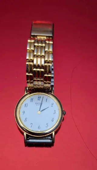 Reloj Seiko Mujer. Cuarzo. Dorado