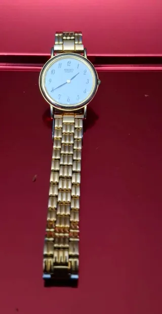 Reloj Seiko Mujer. Cuarzo. Dorado