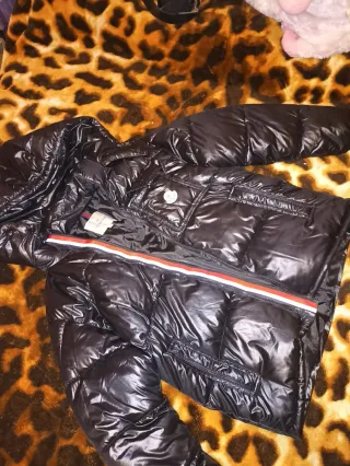 Chaqueta Moncler Negra Brillante