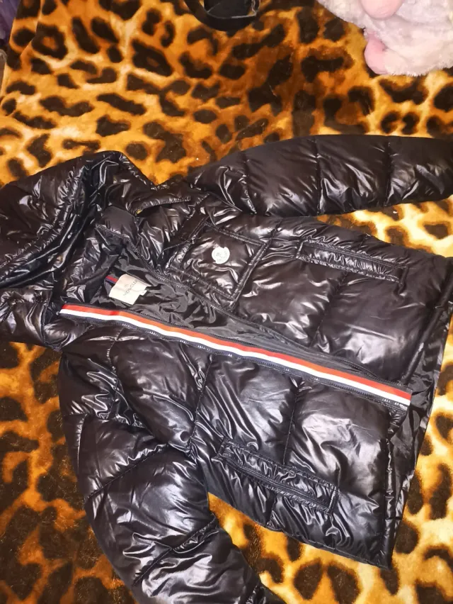 Chaqueta Moncler Negra Brillante