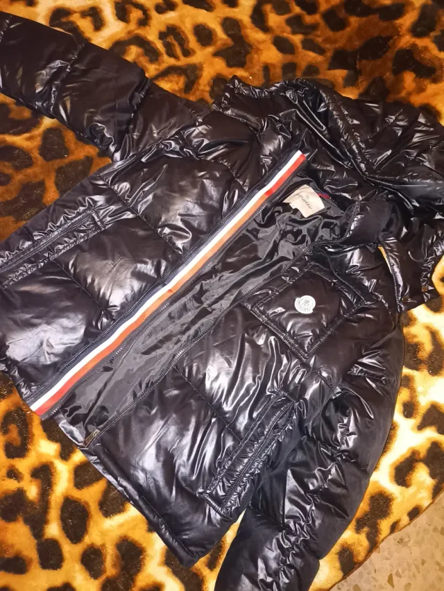 Chaqueta Moncler Negra Brillante