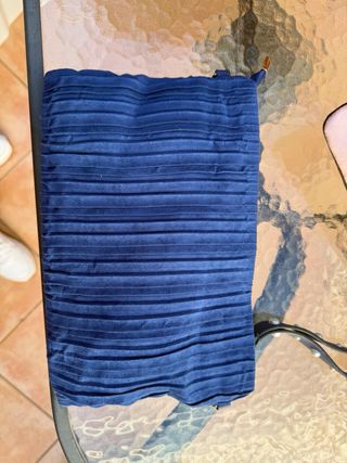 Bolso azul con perlas