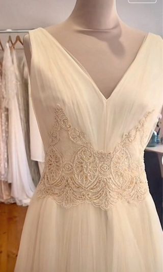 Vestido de Novia Beige y Blanco