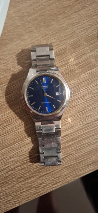 Reloj Casio Azul y Plateado sin pila