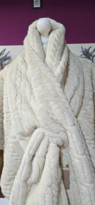 Bufanda estola pelito crema sin estrenar