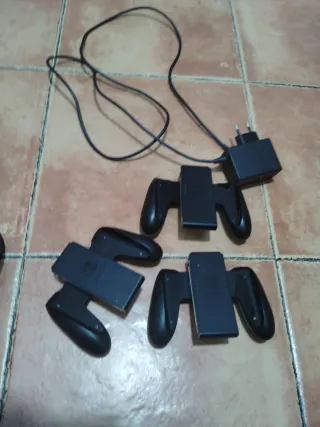 Accesorios Nintendo Switch: Mandos y Cargador