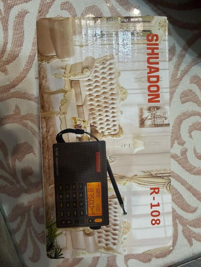 Rádio Portátil Sihuadon R-108