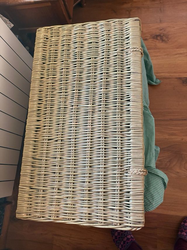 Baúl de mimbre grande