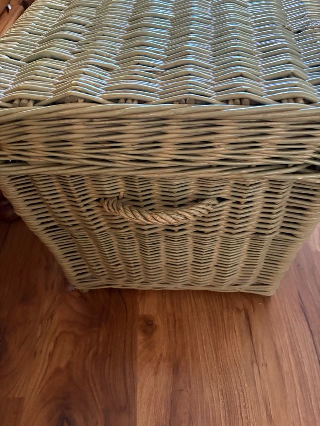 Baúl de mimbre grande