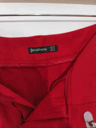 Pantalón corto rojo