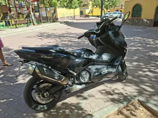 Moto Yamaha TMAX 560 Tech MAX