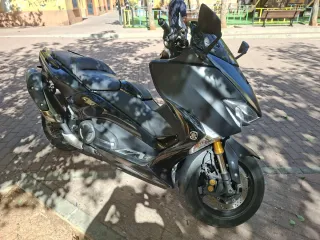 Moto Yamaha TMAX 560 Tech MAX
