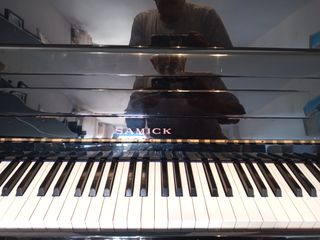 Piano Vertical Samick SU 105