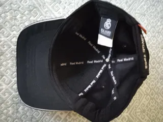Gorra Junior Real Madrid Negra y Dorada