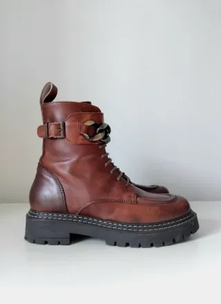 Stivaletti CafeNoir donna marrone con catena